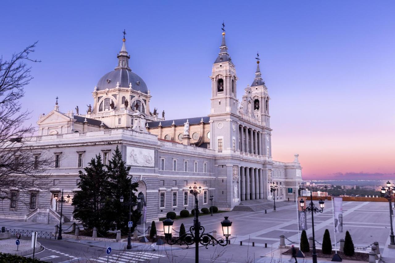Puerta Del Sol Carretas Apartaments & Rooms Madrid Exterior photo
