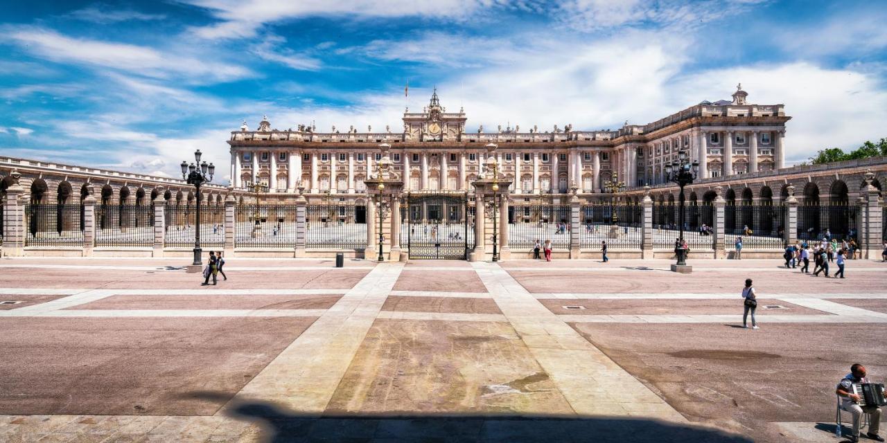 Puerta Del Sol Carretas Apartaments & Rooms Madrid Exterior photo